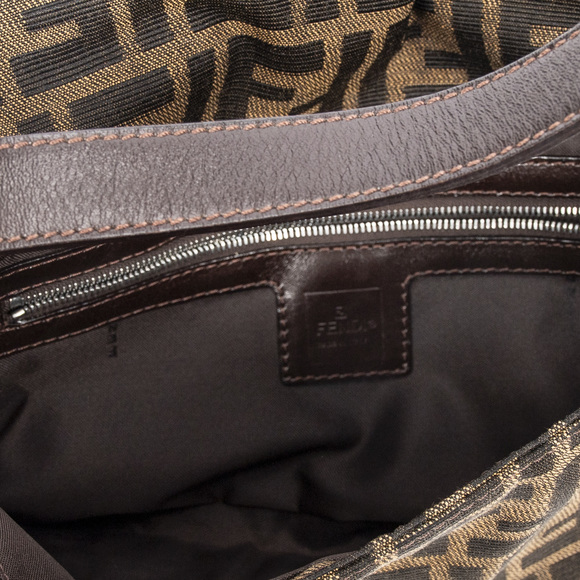 Fendi Baguette - Picture 9 of 10